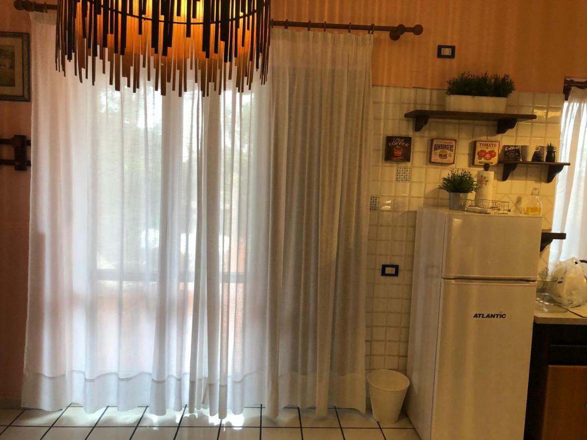 Chloe'S Apartment Ачиреале Екстериор снимка