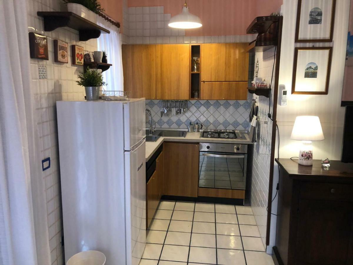 Chloe'S Apartment Ачиреале Екстериор снимка